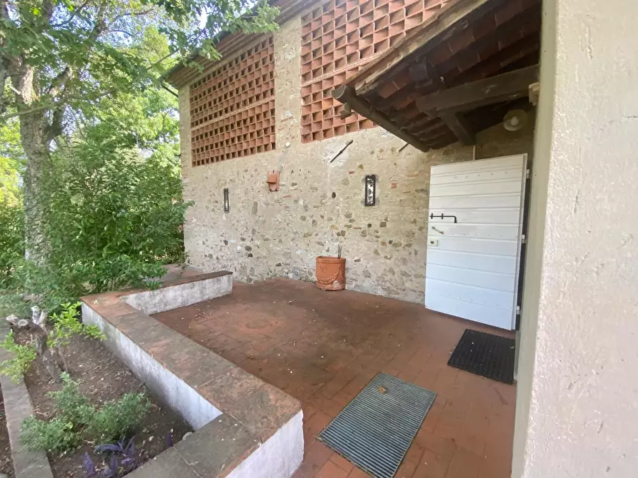 Immagine 17 di Villa in affitto  a Lucca