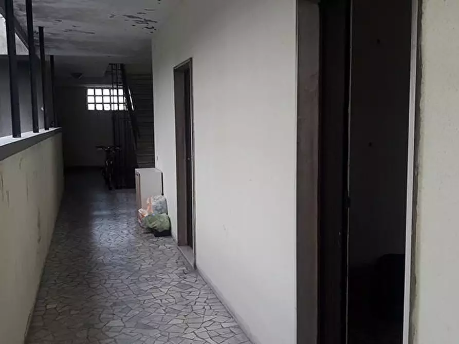 Immagine 9 di Ufficio in vendita  a Massa