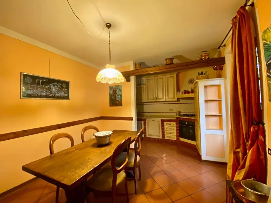 Immagine 19 di Villa in vendita  a Pescaglia