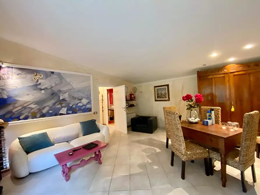 Immagine 33 di Villa in vendita  a Pescaglia