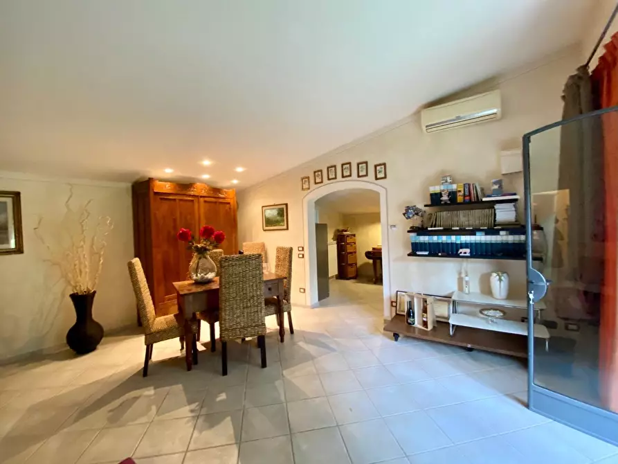 Immagine 32 di Villa in vendita  a Pescaglia