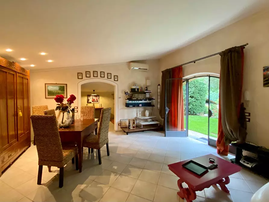 Immagine 31 di Villa in vendita  a Pescaglia