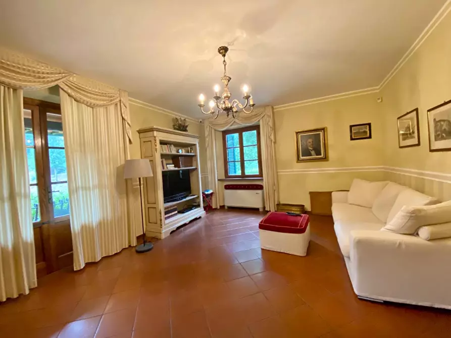 Immagine 16 di Villa in vendita  a Pescaglia