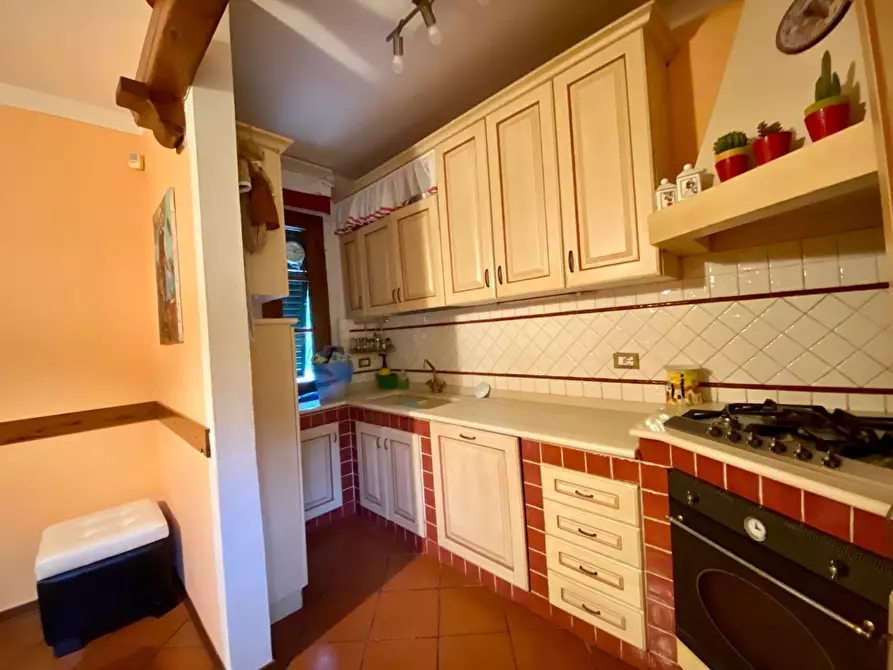 Immagine 20 di Villa in vendita  a Pescaglia