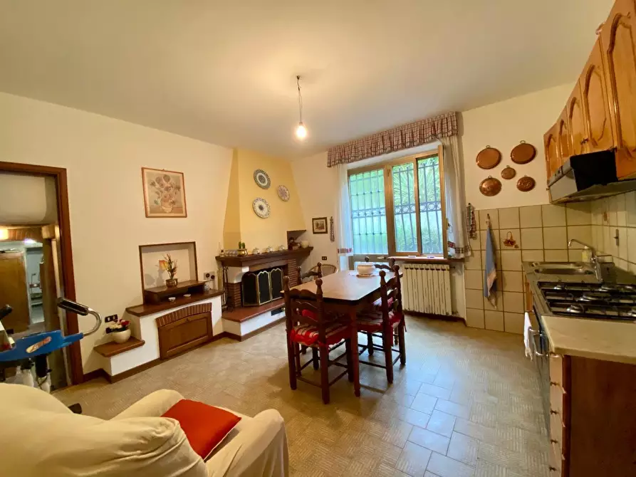Immagine 39 di Villa in vendita  a Pescaglia