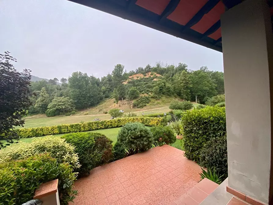 Immagine 1 di Villa in vendita  a Pescaglia