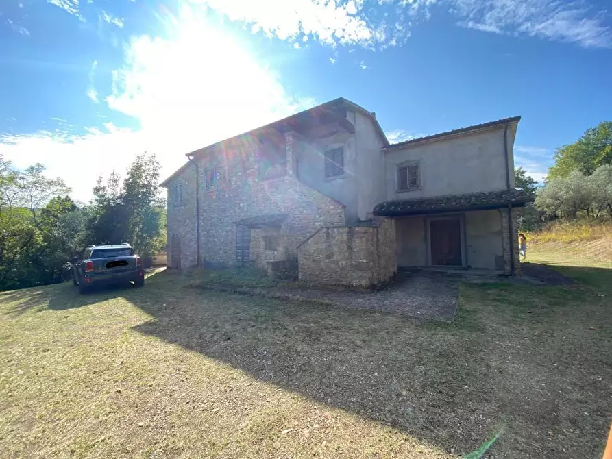 Immagine 2 di Villa in vendita  a Arezzo