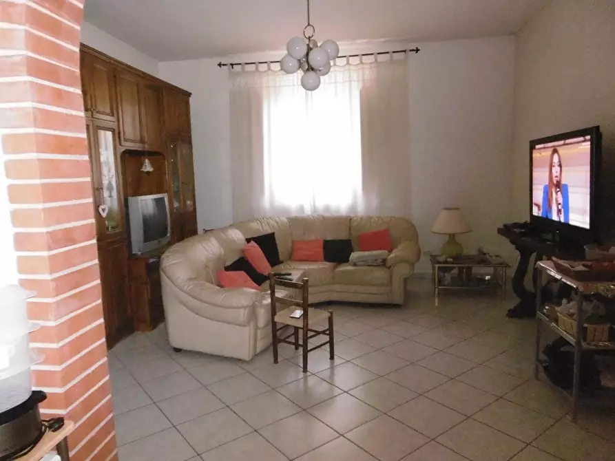 Immagine 2 di Appartamento in vendita  a Empoli