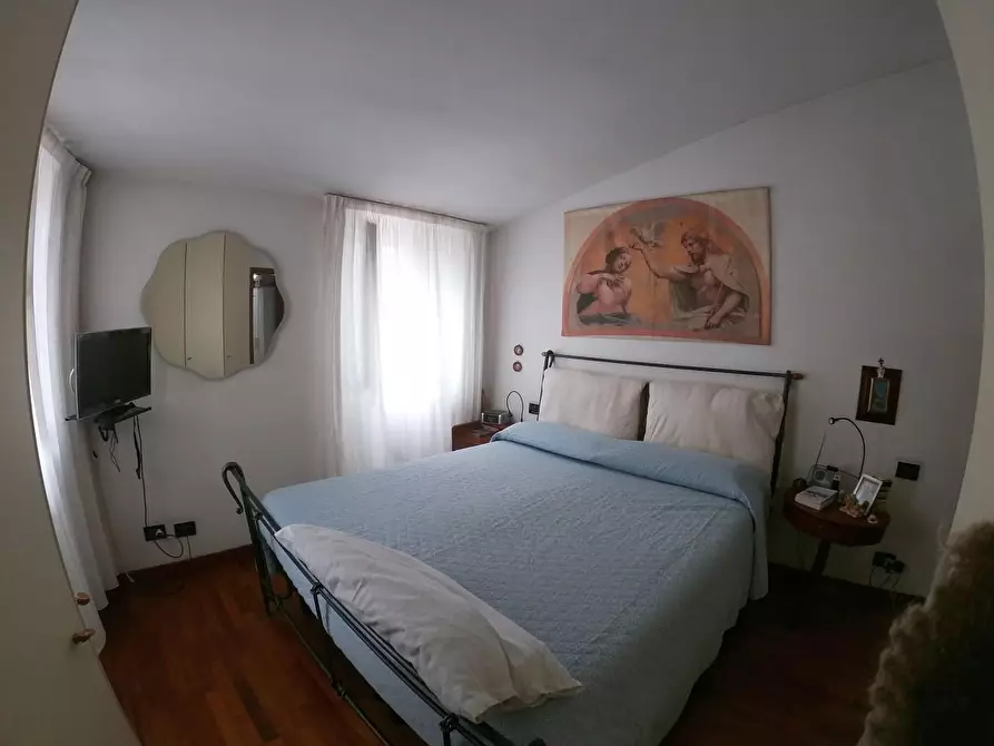 Immagine 12 di Casa semindipendente in vendita  a Carrara