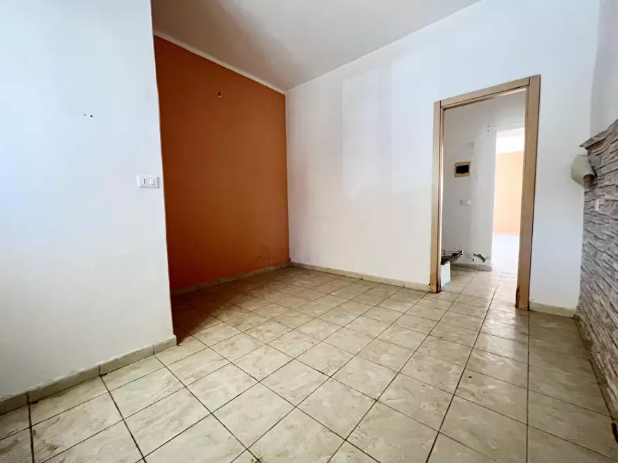 Immagine 6 di Locale commerciale in vendita  a Vecchiano