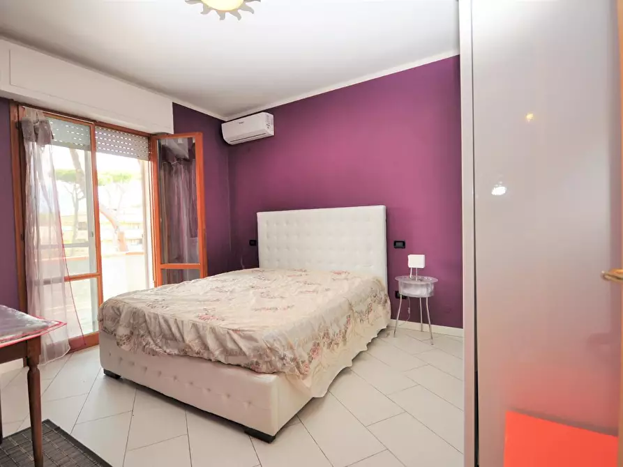 Immagine 12 di Appartamento in vendita  a Montignoso