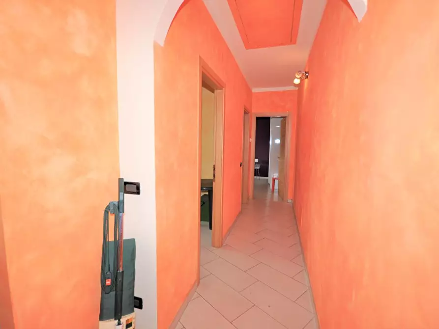 Immagine 11 di Appartamento in vendita  a Montignoso