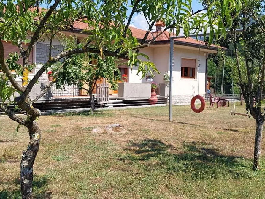 Immagine 44 di Villa in vendita  a Camaiore