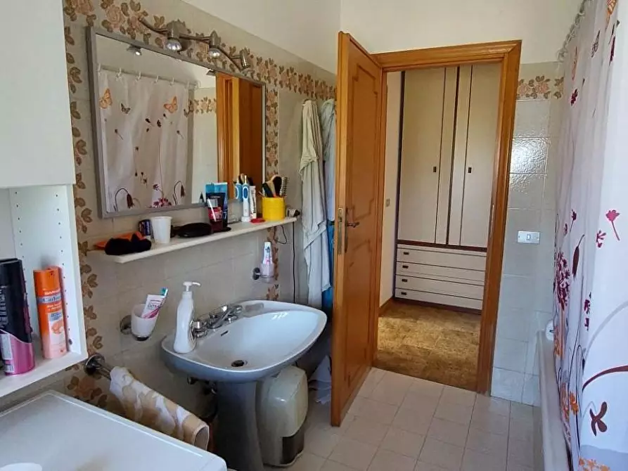 Immagine 32 di Villa in vendita  a Camaiore