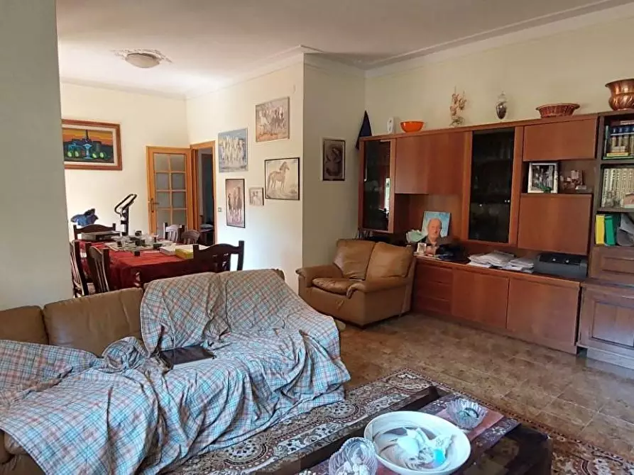 Immagine 8 di Villa in vendita  a Camaiore