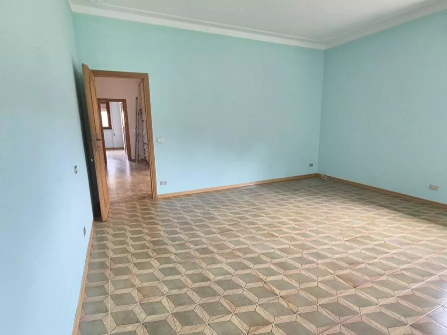 Immagine 48 di Villa in vendita  a Camaiore