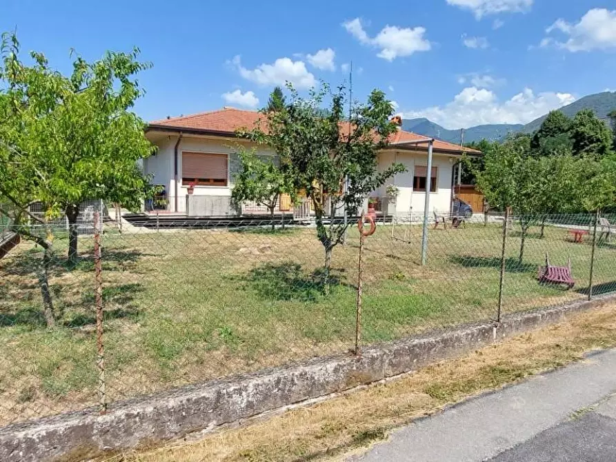 Immagine 52 di Villa in vendita  a Camaiore