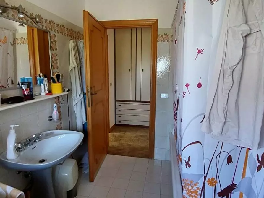 Immagine 33 di Villa in vendita  a Camaiore