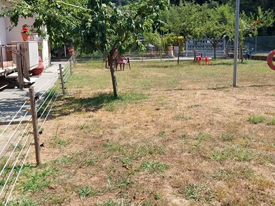 Immagine 5 di Villa in vendita  a Camaiore