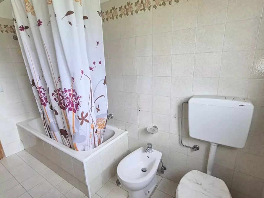 Immagine 66 di Villa in vendita  a Camaiore