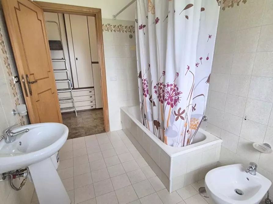 Immagine 67 di Villa in vendita  a Camaiore