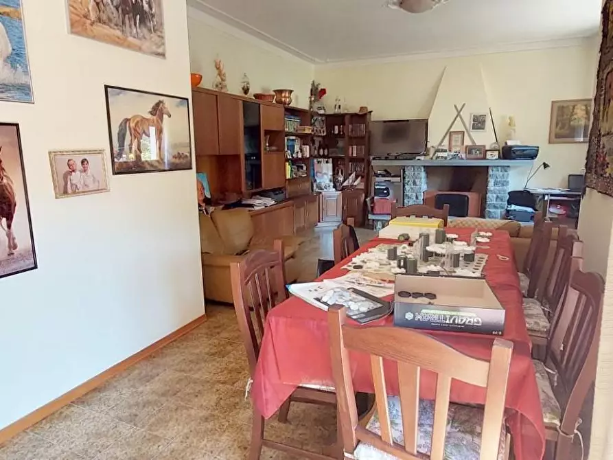 Immagine 2 di Villa in vendita  a Camaiore