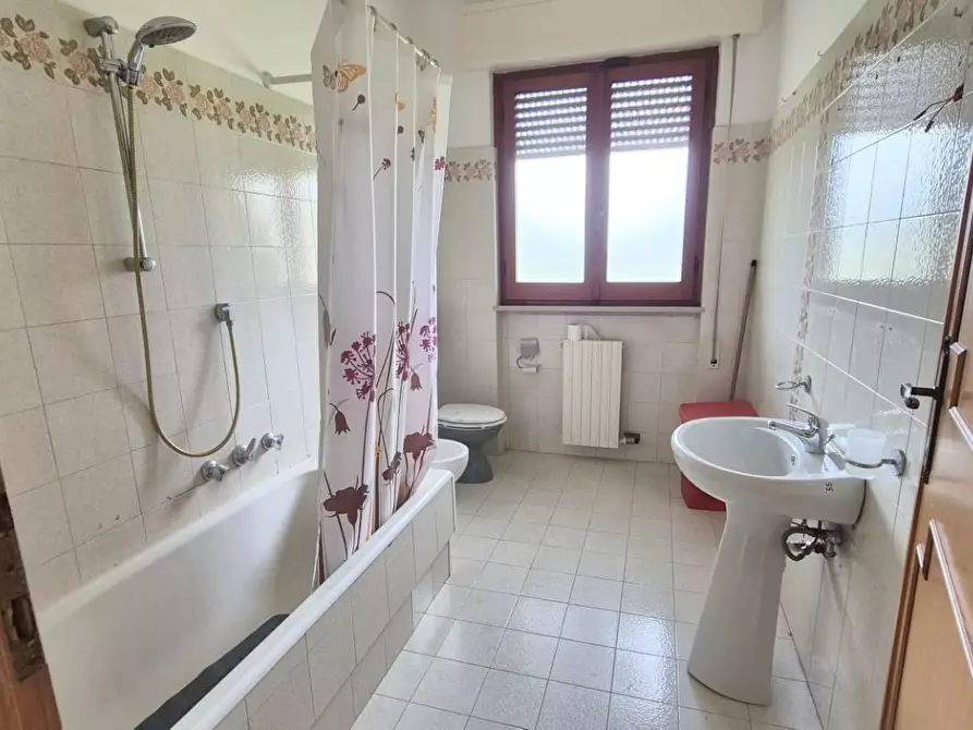 Immagine 63 di Villa in vendita  a Camaiore