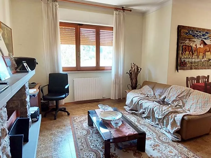 Immagine 5 di Villa in vendita  a Camaiore