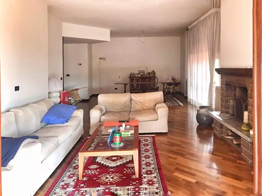 Immagine 8 di Mansarda in vendita  a Massa