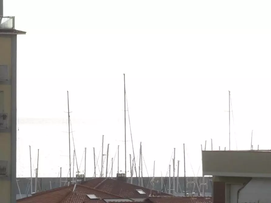 Immagine 13 di Appartamento in vendita  a Rosignano Marittimo