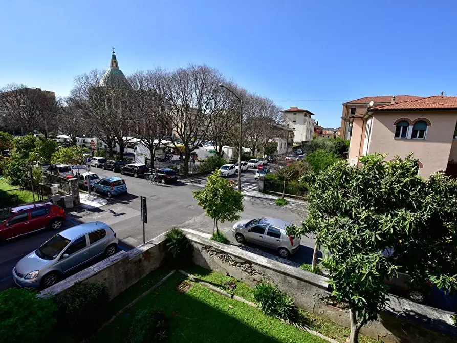 Immagine 30 di Appartamento in affitto  a Massa