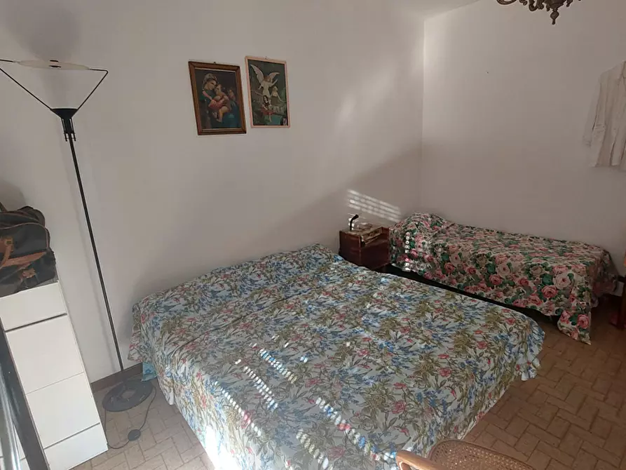 Immagine 5 di Appartamento in vendita  a Massa