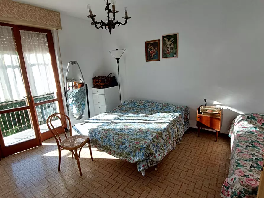 Immagine 3 di Appartamento in vendita  a Massa