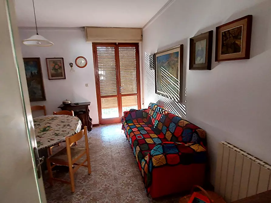 Immagine 2 di Appartamento in vendita  a Massa