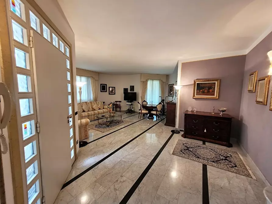 Immagine 1 di Villa in vendita  a Cerreto Guidi