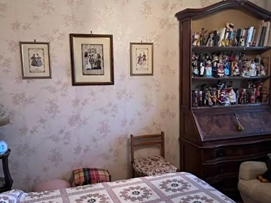 Immagine 11 di Appartamento in vendita  a Siena