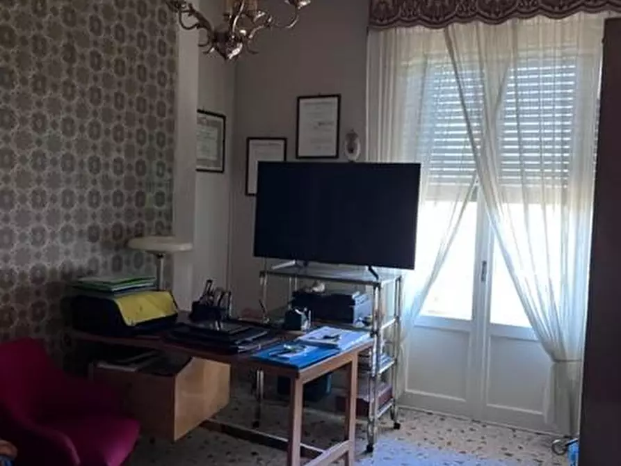 Immagine 13 di Appartamento in vendita  a Siena