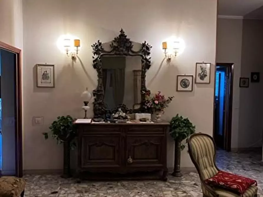 Immagine 14 di Appartamento in vendita  a Siena