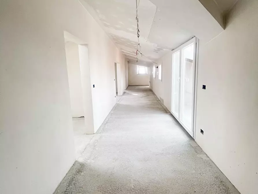 Immagine 4 di Appartamento in vendita  a Livorno