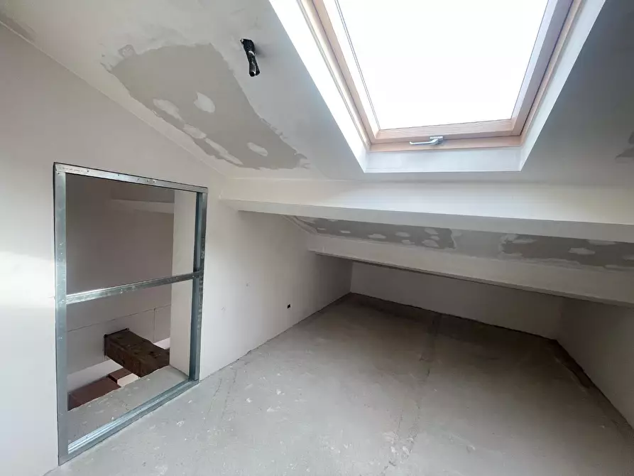 Immagine 3 di Appartamento in vendita  a Livorno