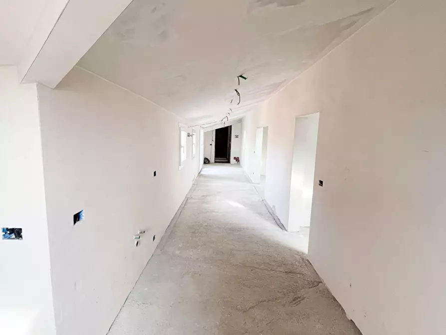 Immagine 31 di Appartamento in vendita  a Livorno