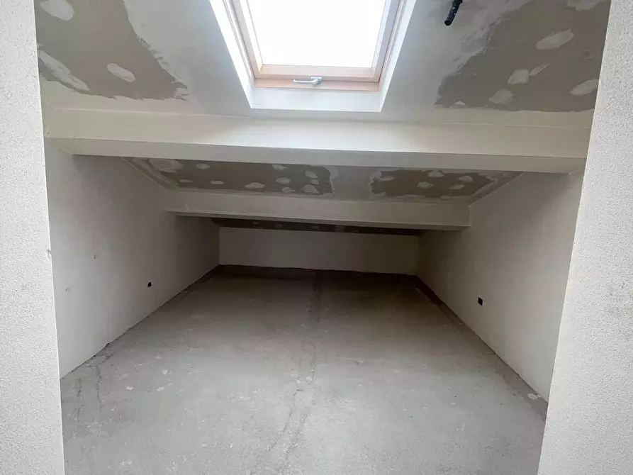 Immagine 14 di Appartamento in vendita  a Livorno