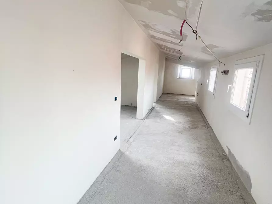 Immagine 21 di Appartamento in vendita  a Livorno