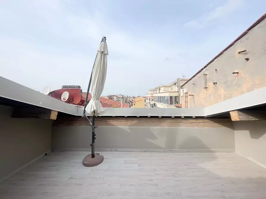 Immagine 12 di Appartamento in vendita  a Livorno