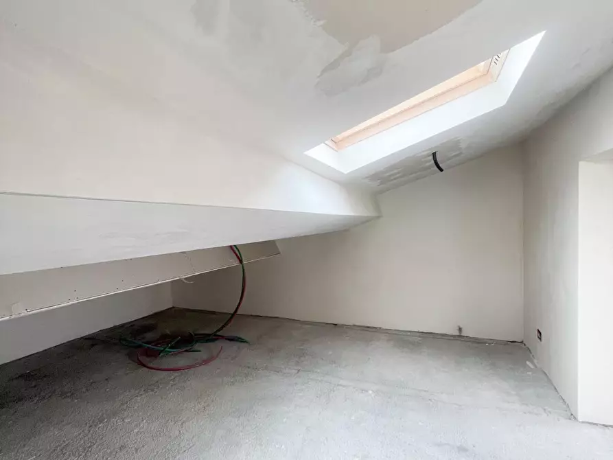 Immagine 19 di Appartamento in vendita  a Livorno