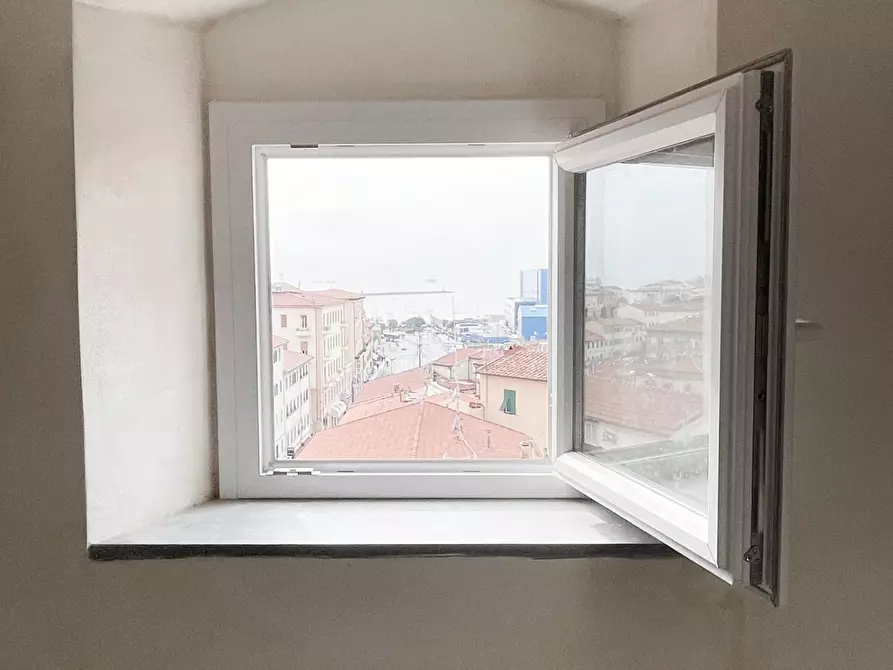 Immagine 28 di Appartamento in vendita  a Livorno