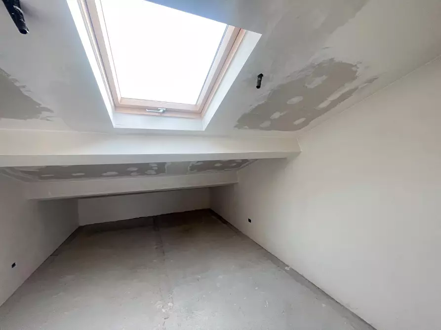 Immagine 15 di Appartamento in vendita  a Livorno