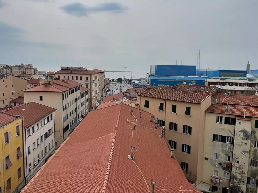 Immagine 27 di Appartamento in vendita  a Livorno