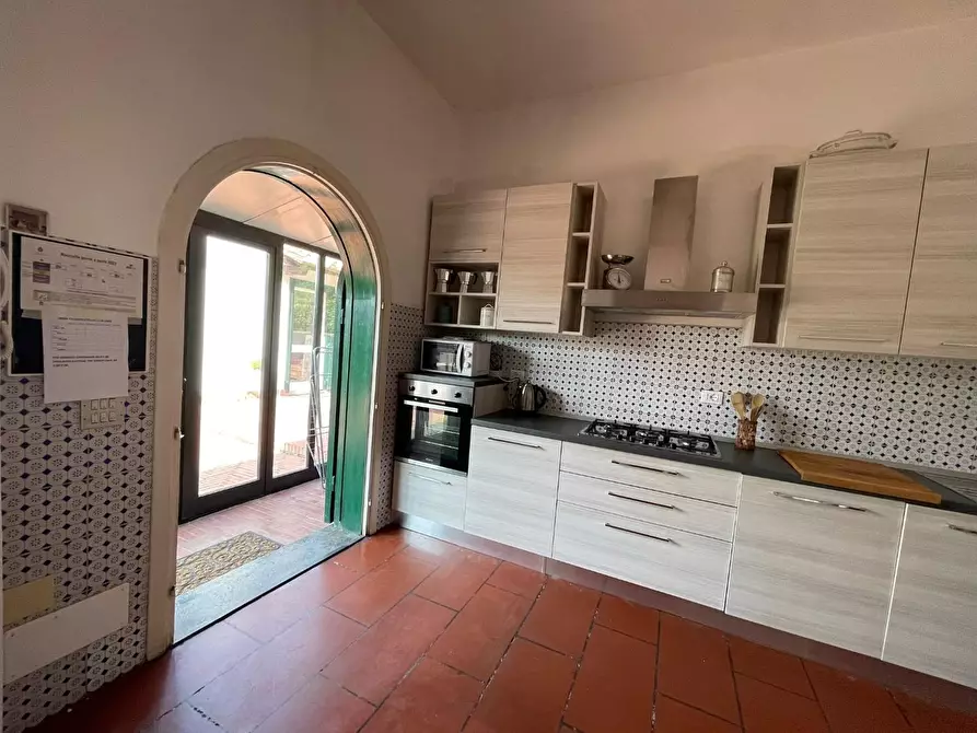 Immagine 36 di Villa in vendita  a Crespina Lorenzana