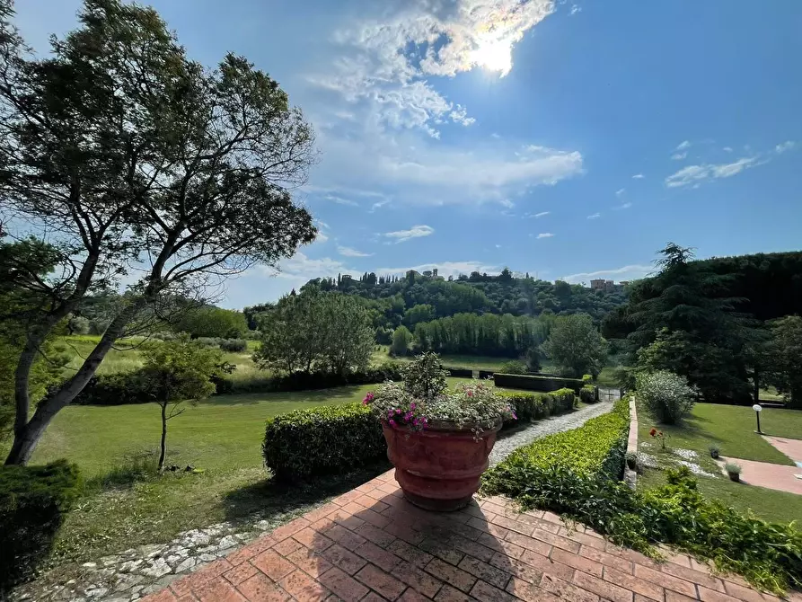 Immagine 21 di Villa in vendita  a Crespina Lorenzana